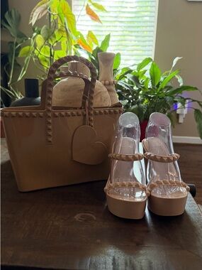 EUC Carmen Sol Blush Platform Sandals with Nude Tote sold as set